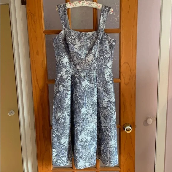 Melanie Lyne Floral Print Dress with Square Neckline - Picture 4 of 17